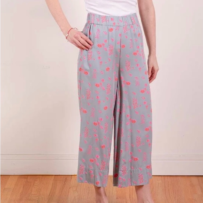 Mata Traders Rosie Botanical Slate Tencel Cropped Pants | Size M